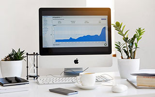 爱游戏网页版入口-皇马成功晋级欧冠八强，梅西带领巴萨惨遭淘汰，皇马帮巴萨续约梅西