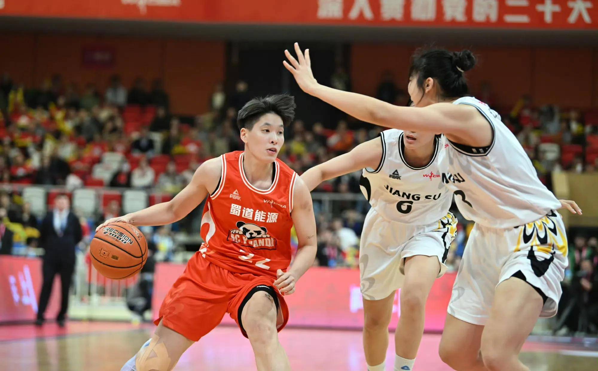 关于江苏队在赛场上取得连胜，实力显著提升的信息