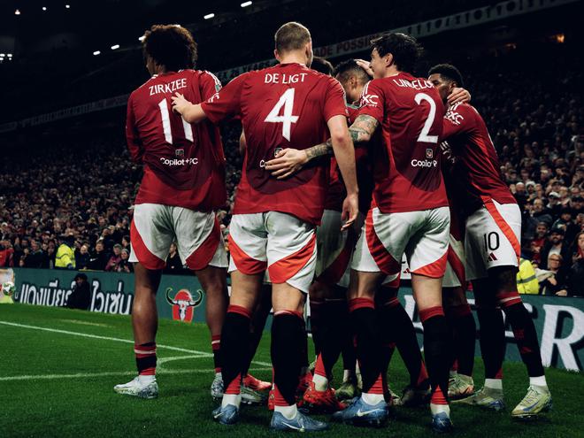 包含曼聯大逆轉，詹姆斯帶隊擊退皇家馬德里的词条