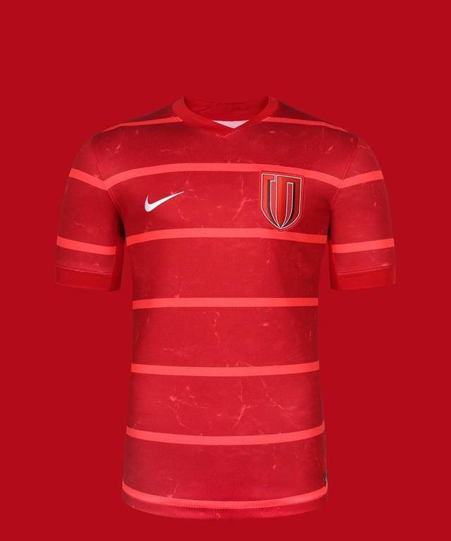 兰斯新赛季主场开门迎客，球迷期待高涨