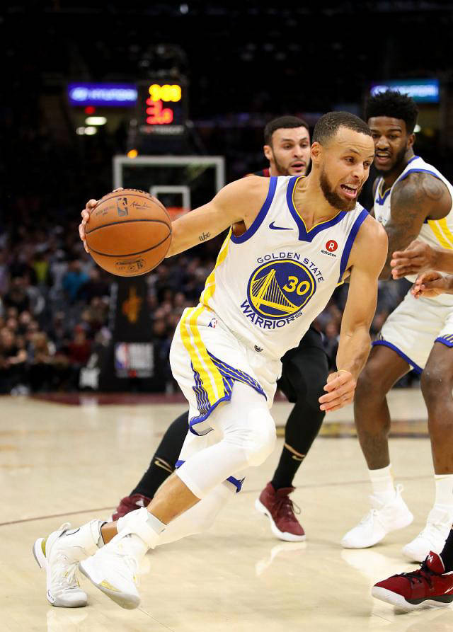 火箭全队状态火热，明日对阵勇士会有精彩表现