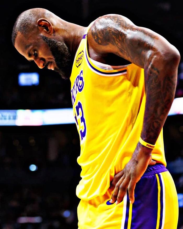 爱游戏亚洲官网-詹姆斯获选为全明星赛最有价值球员