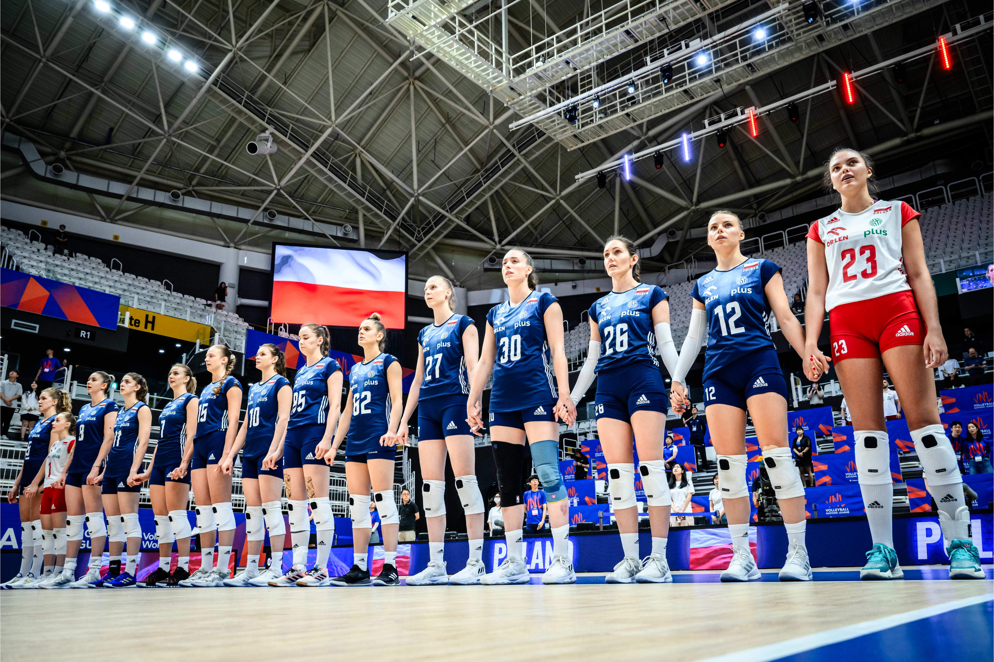 美国男子排球队豪取八强胜利舞台的简单介绍