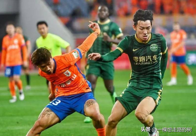 上海上港客场对阵广州恒大，取得比胜利