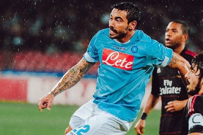 包含卡利亚里客场逼平那不勒斯，取得宝贵分的词条