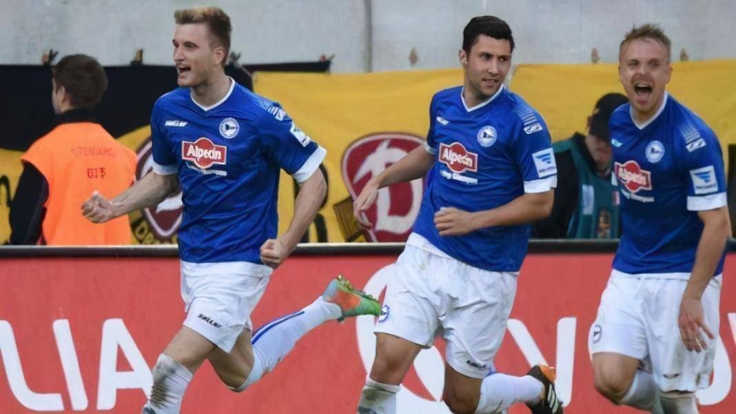 爱游戏体育官网-斯图加特队胜出压制对手稳占榜首