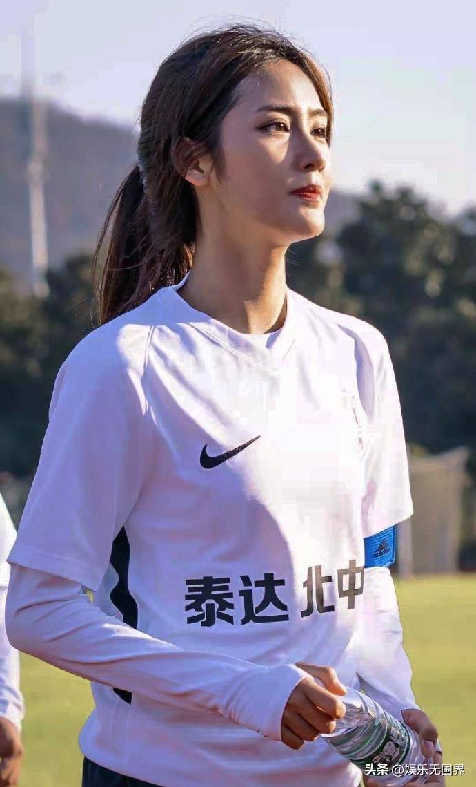 精妙配合:女足选手间默契无间的简单介绍 精妙配合:女足选手间默契无间的简单介绍