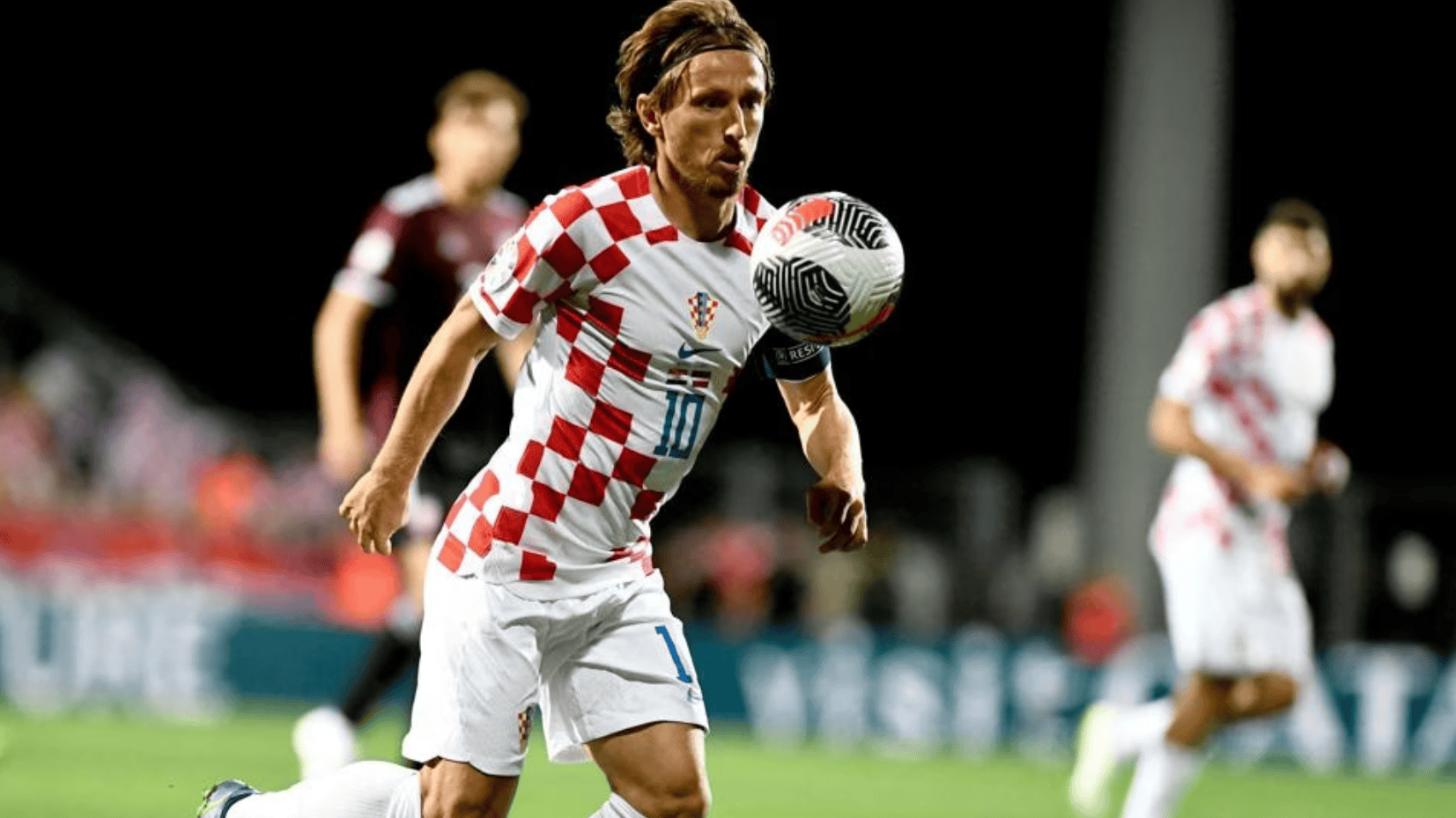 克罗地亚险胜瑞典，晋级希望悬而未决