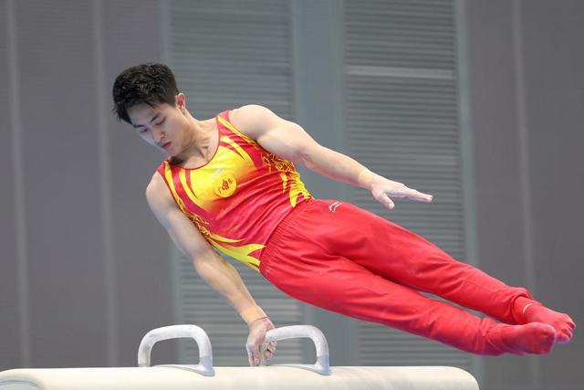 爱游戏官网-共同进步！体操选手团体比赛中合作愈发默契的简单介绍