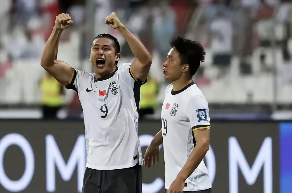 关于国内足球联赛矛盾激化，球员表现超预期的信息