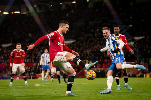 爱游戏app下载-曼联体能下滑，训练计划需调整优化