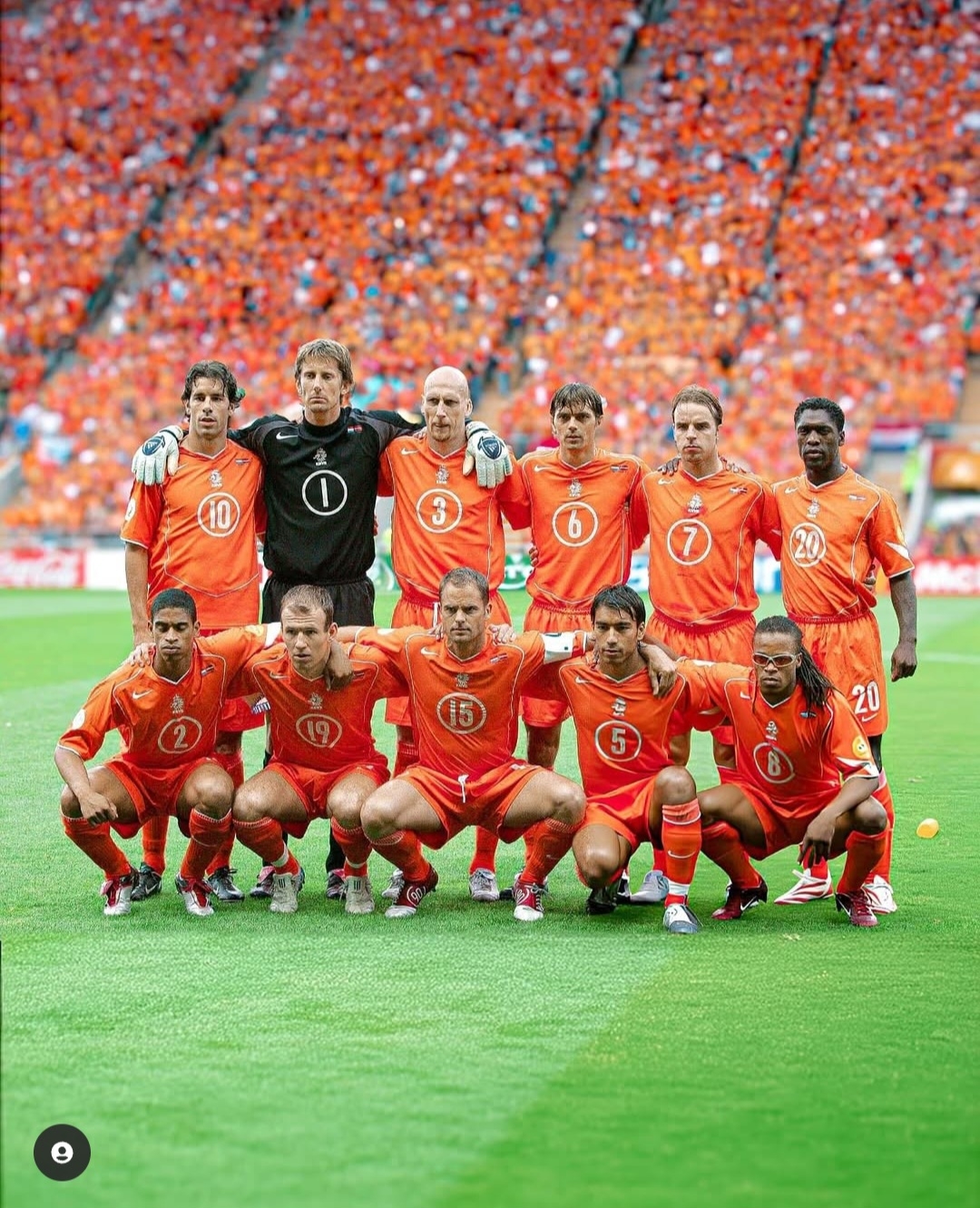 爱游戏app下载-荷兰队员表现出色，成功晋级下一轮比赛