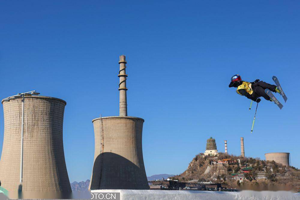 瑞士滑雪选手夺得滑雪金牌
