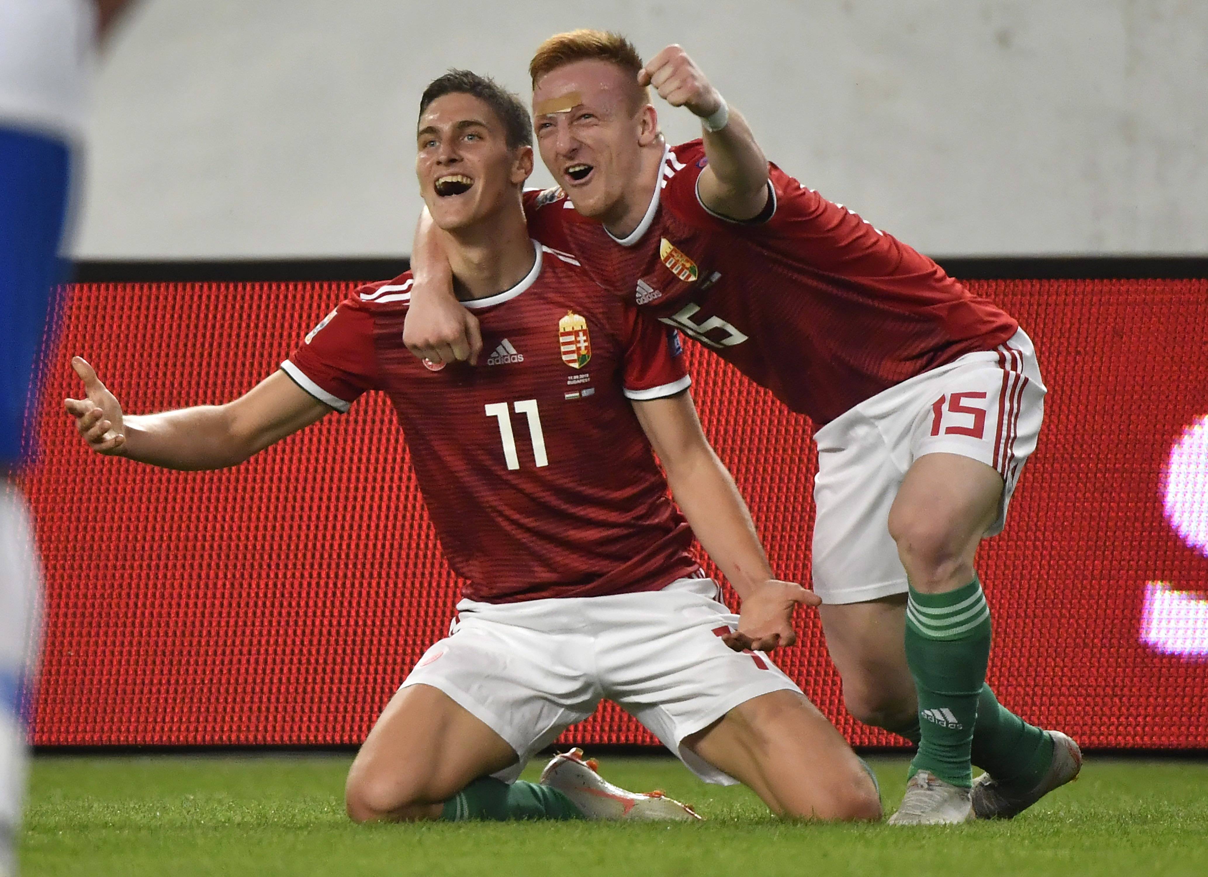 包含瑞士队大胜冰岛，欧国联四强遭遇瑞士对冠军之争的词条