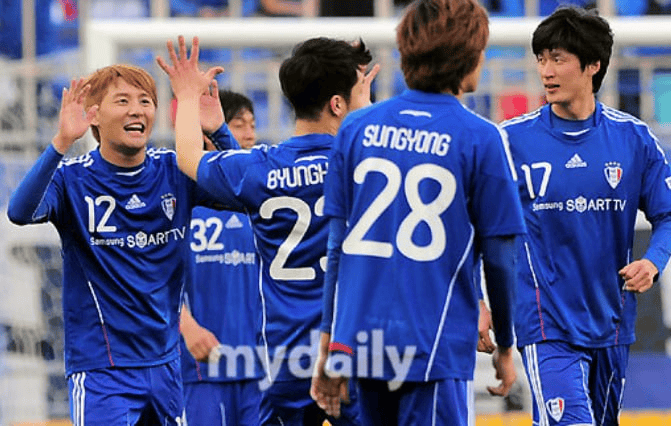 包含篮网队主场告捷，客场已成不败之师的词条