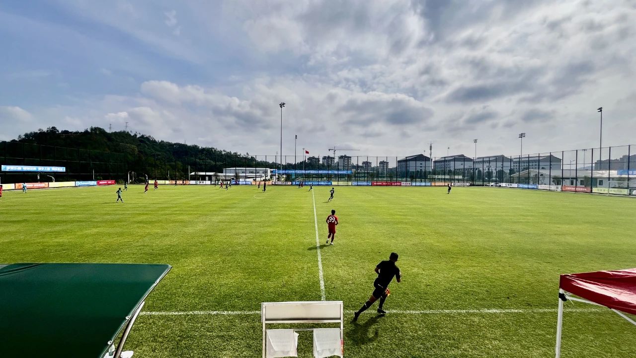 爱游戏登录-关于国内足球赛场精彩继续，球队实力逐渐凸显的信息