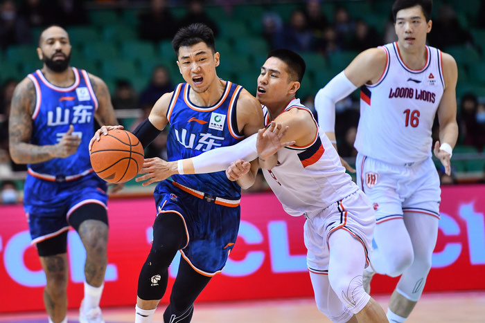爱游戏在线登录-山东男篮准备对阵辽宁队，全队备战