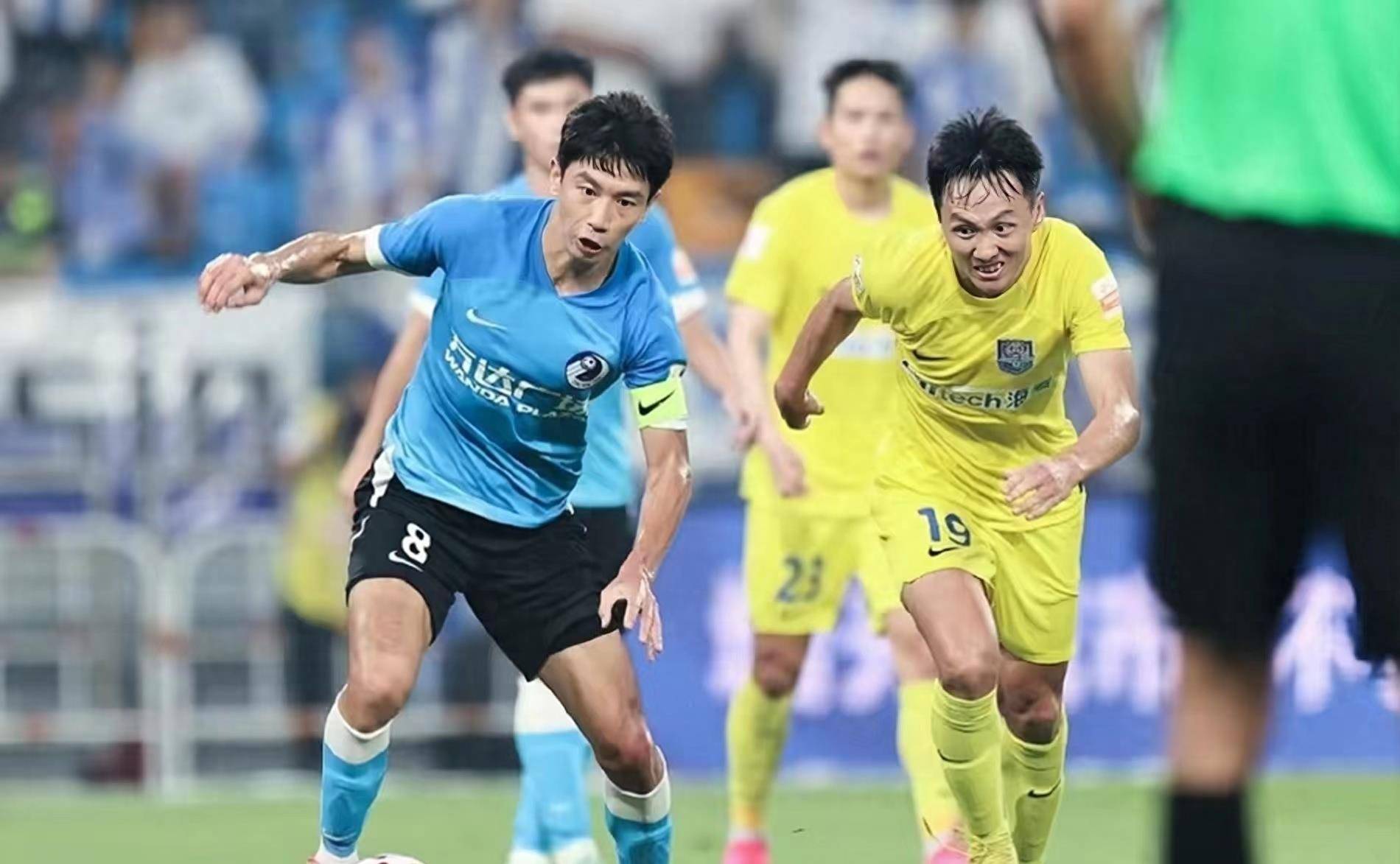 包含胜负之间谁笑到最后，冠军悬念难料的词条