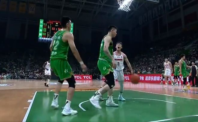 关于客场作战，广东队取得突破性胜利的信息