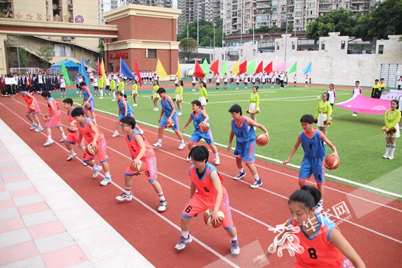 重庆球队势不可挡，傲视群雄夺魁
