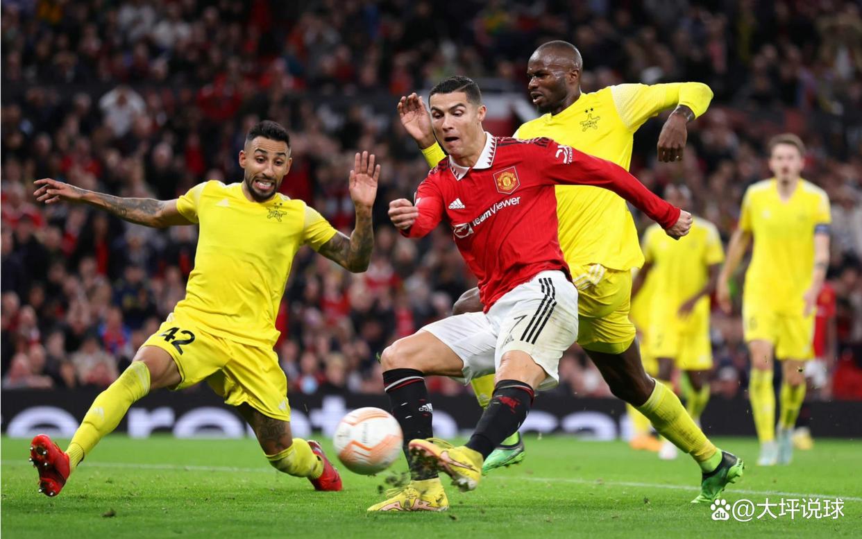 爱游戏在线-包含柏林联合击溃对手，主场庆祝胜利到底的词条