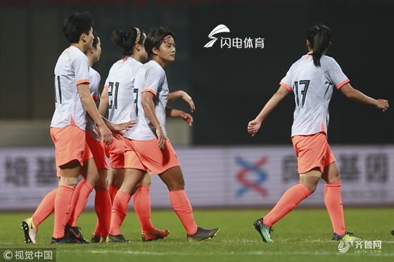 爱游戏亚洲官网-俄罗斯女足队球员在社区服务活动中积极参与的简单介绍