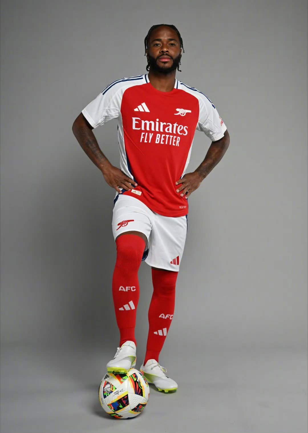 包含斯特林状态火热，曼城强势追击英超榜首的词条