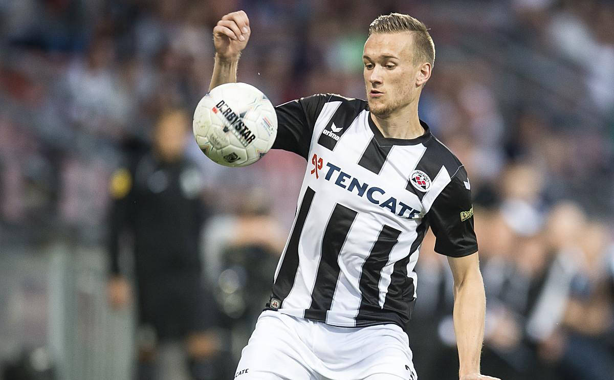 包含巴黎圣日耳曼：坚定信念，永不言败的词条