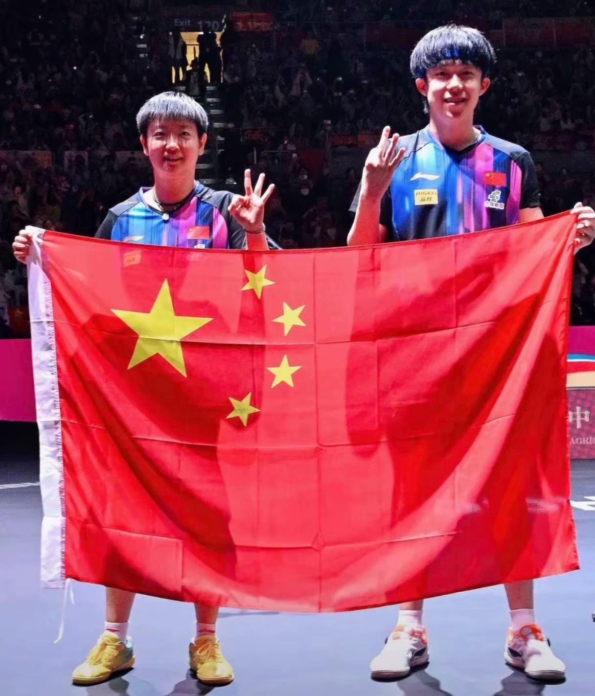 爱游戏网页版-球员们在比赛中拼尽全力，最后赢得胜利