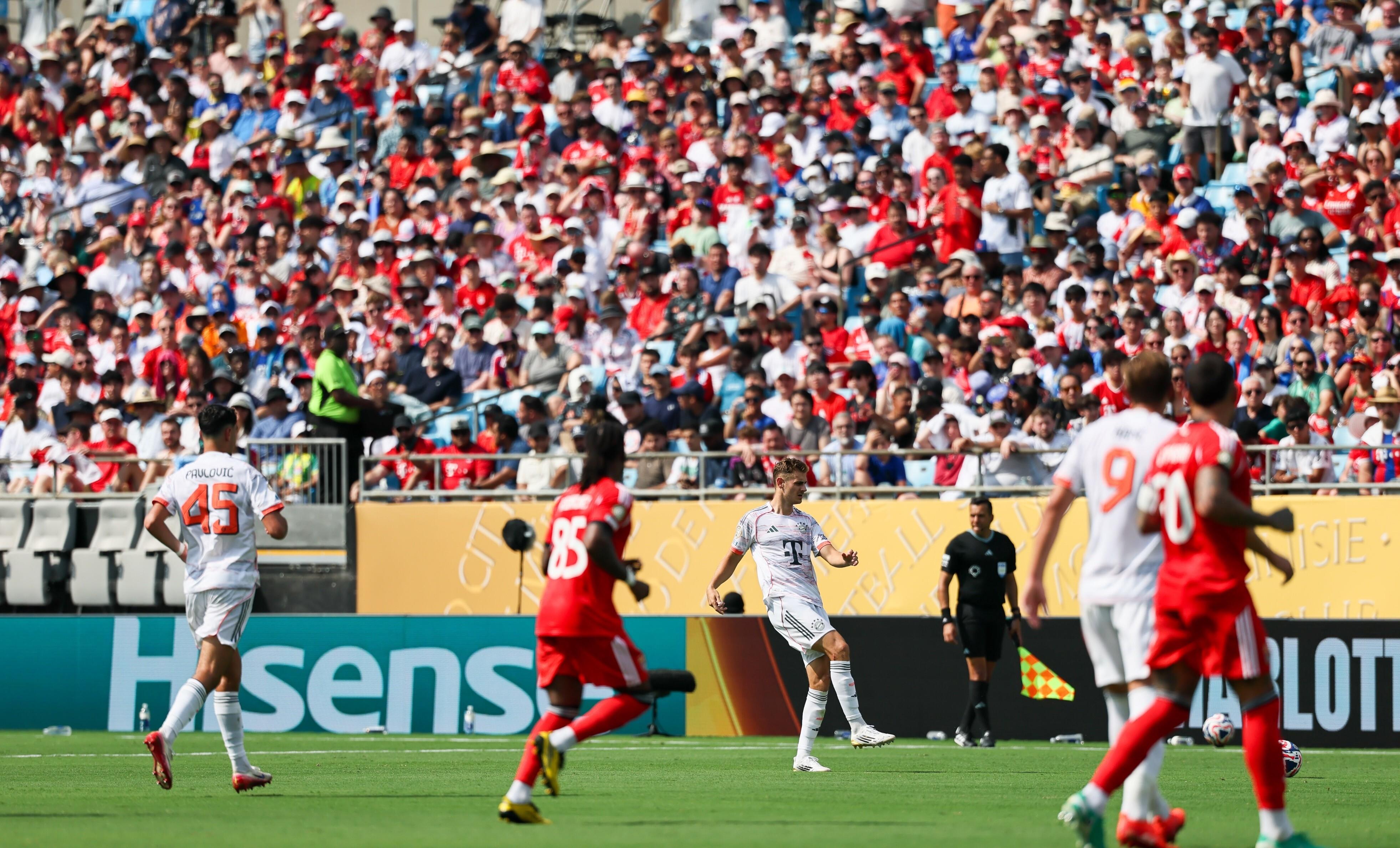 爱游戏登录入口-拜仁主场大胜曼联，高居小组第一的简单介绍