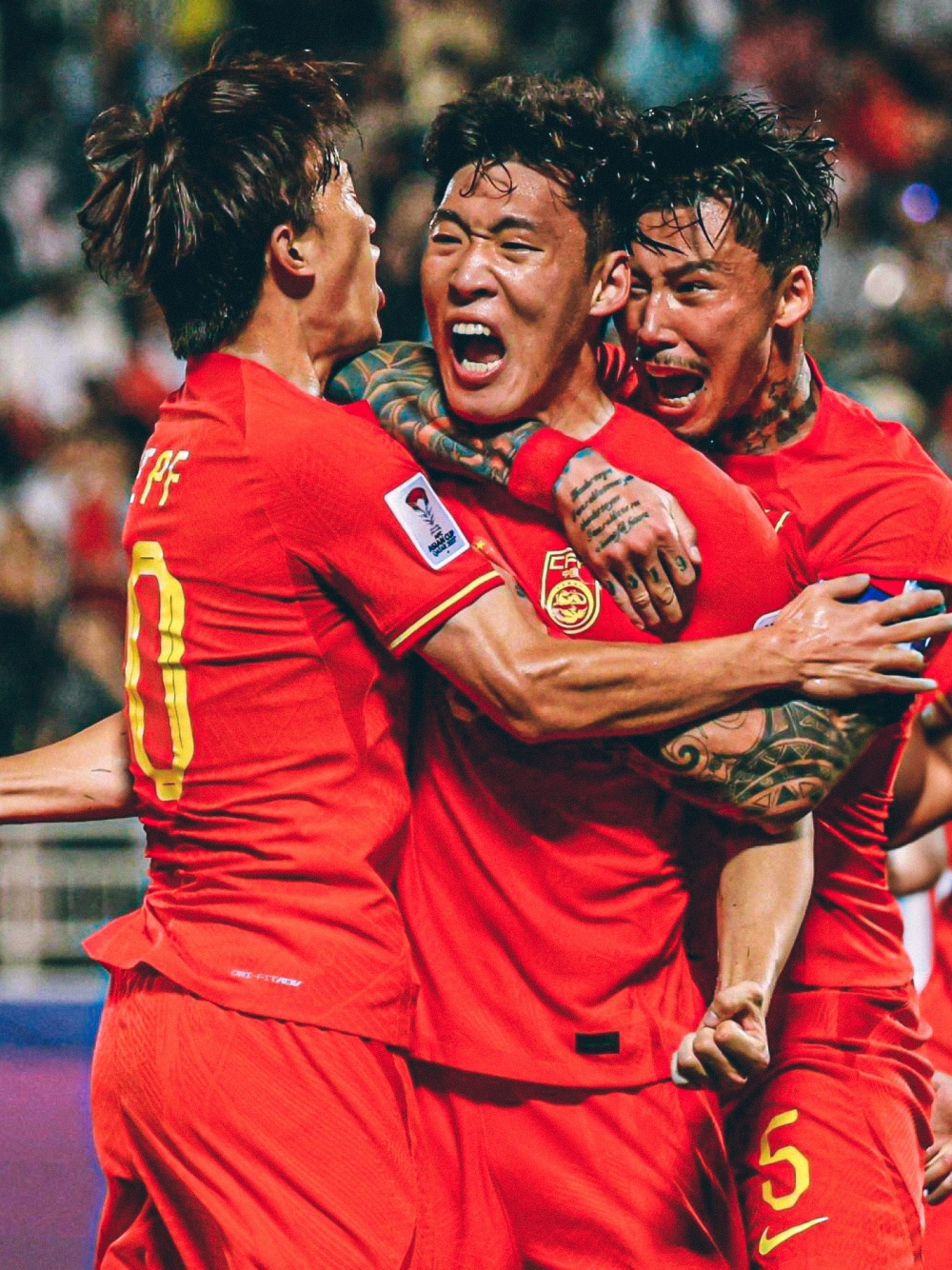 爱游戏在线登录-足球联赛强强对决，势均力敌场面火爆的简单介绍