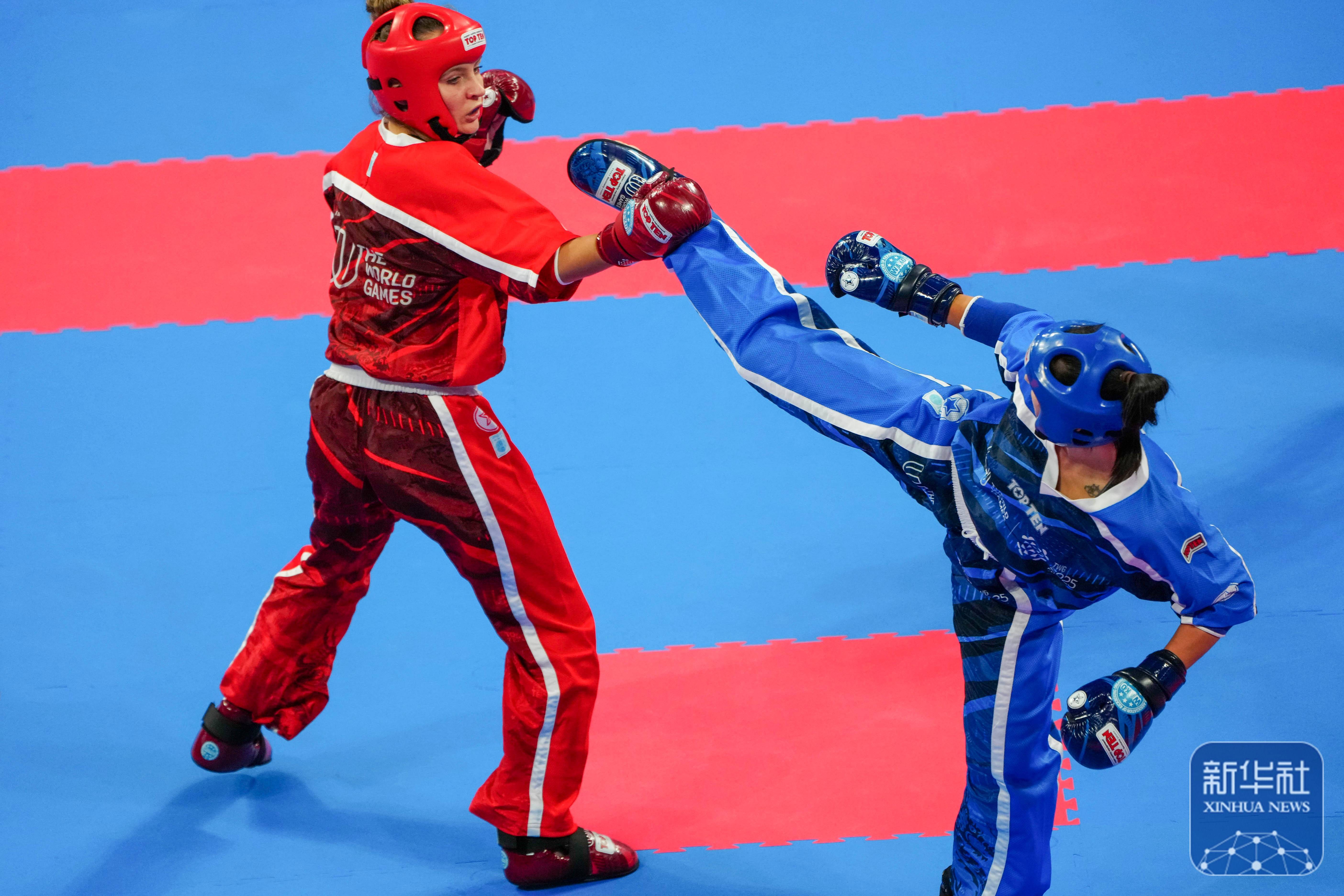 匈牙利队大获全胜，晋级决赛