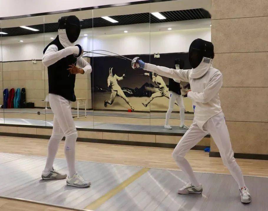 爱游戏亚洲官网-葡萄牙击剑选手披荆斩棘夺冠