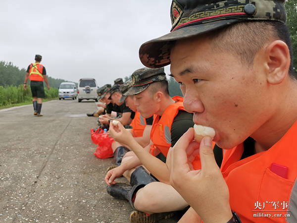 火箭胜子弟兵获三连胜